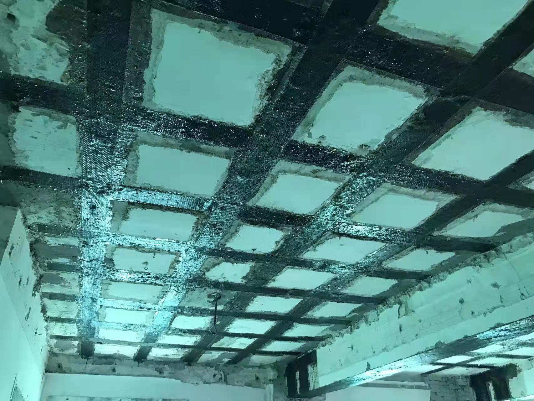 东宝粘碳纤维布施工工艺